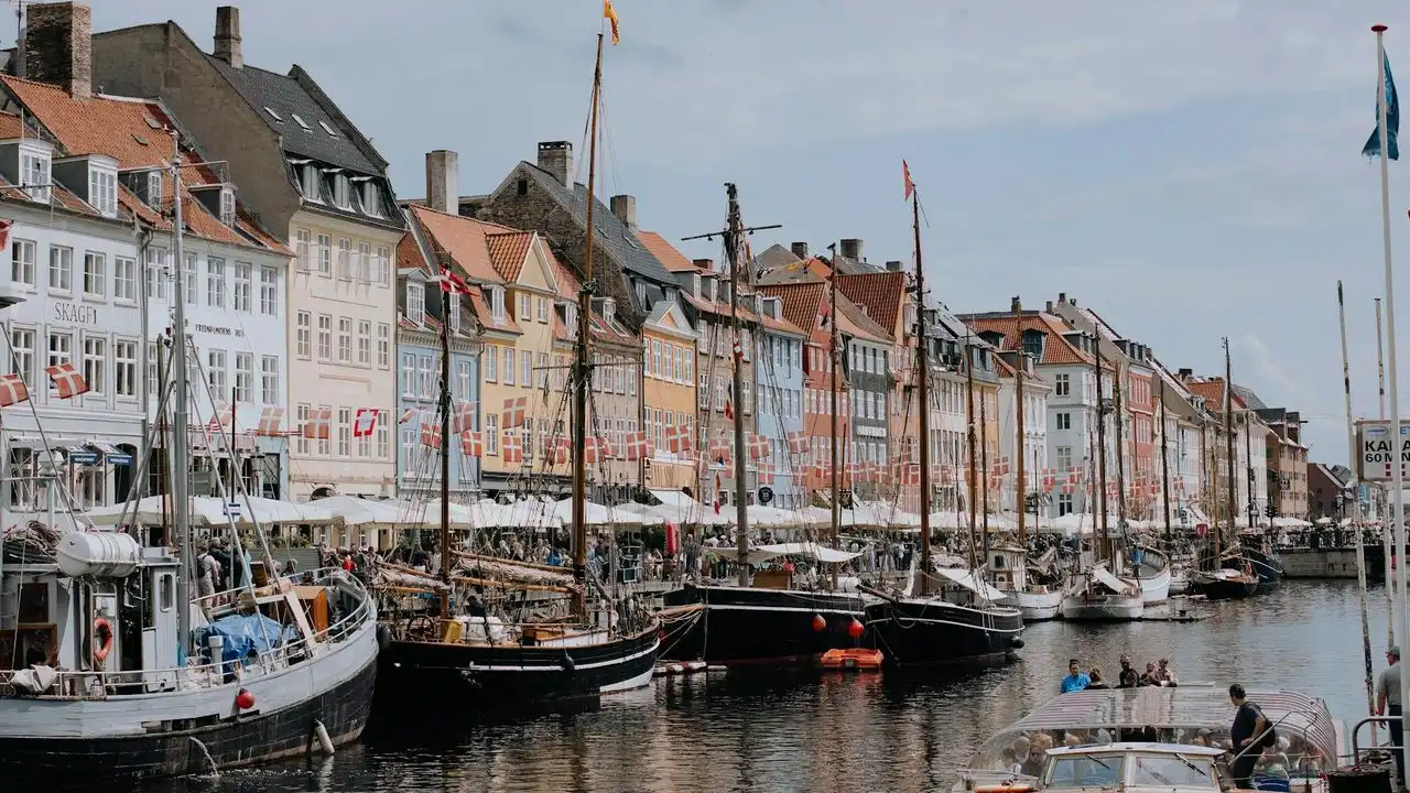 Danish Word Order: How The V2 Rule Works